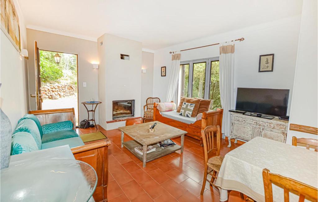 Nice Home In Sartene With 3 Bedrooms, Wifi And Outdoor Swimming Pool photo 3