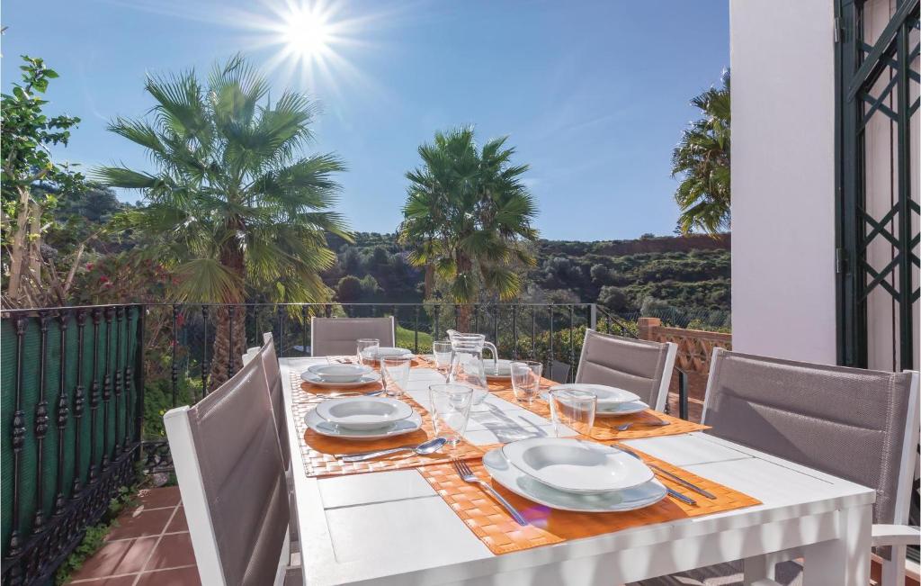 Nice Home In Alhaurin El Grande With 3 Bedrooms, Wifi And Outdoor Swimming Pool photo 2