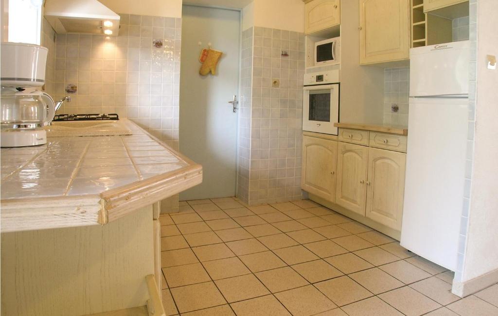 Beautiful Home In La Tranche Sur Mer With 3 Bedrooms photo 2