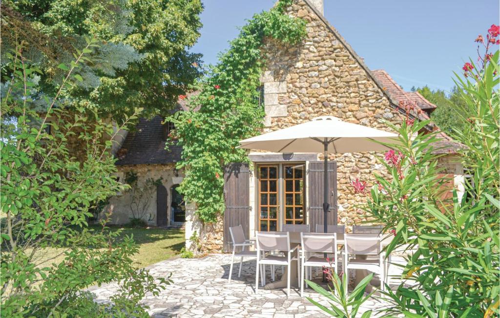 Stunning Home In Campsegret With 4 Bedrooms, Private Swimming Pool And Outdoor Swimming Pool photo 2