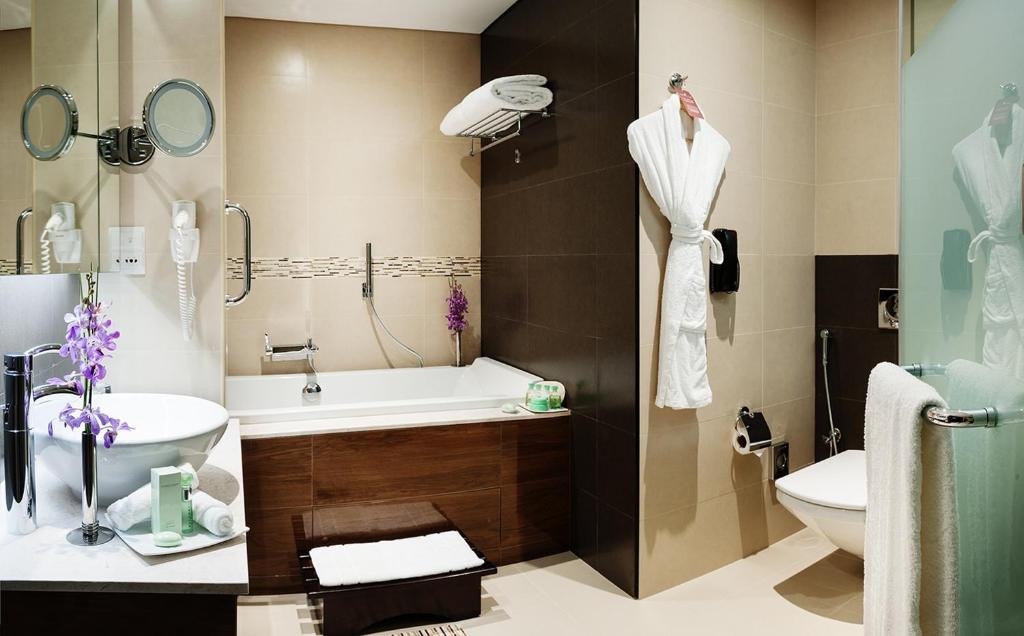 Сьюит (Люкс «Панорамный»), Отель Carlton Downtown Hotel