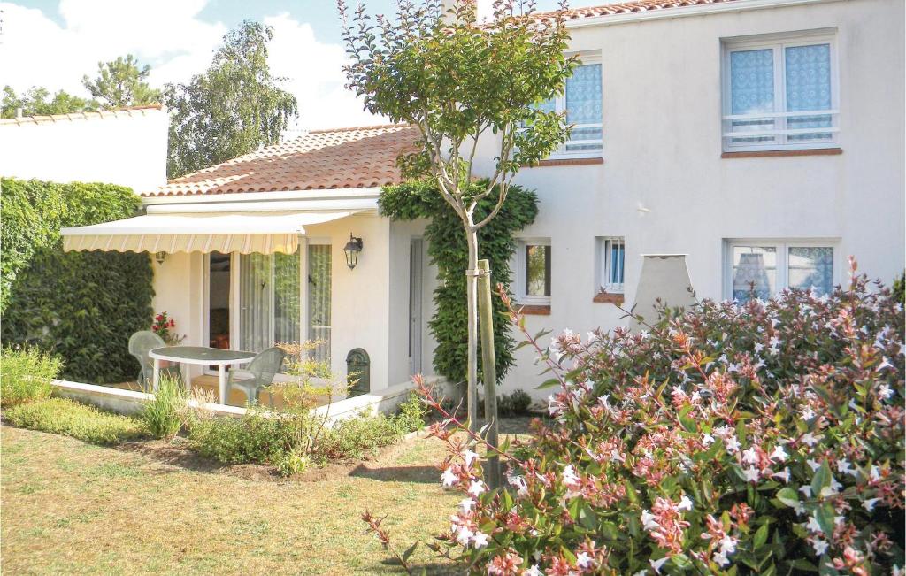 Amazing Home In La Faute Sur Mer With 3 Bedrooms And Wifi