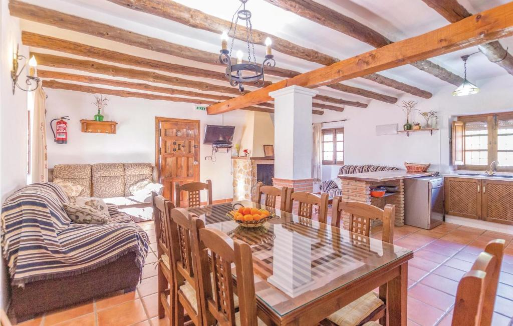 Stunning Home In Iznjar With 8 Bedrooms, Private Swimming Pool And Outdoor Swimming Pool photo 2
