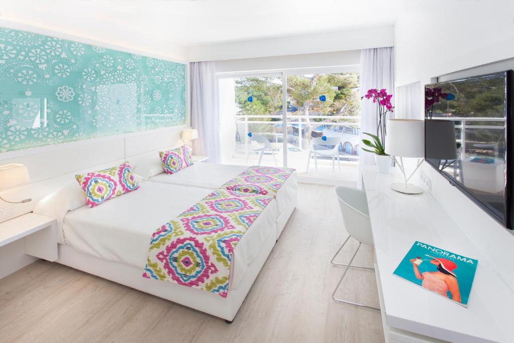 Grupotel Ibiza Beach Resort - Adults Only photo 2