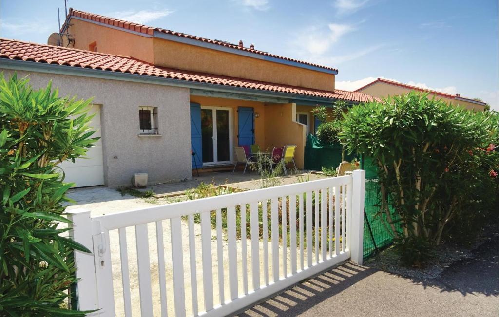 Beautiful Home In Torreilles - Plage With 2 Bedrooms, Wifi And Outdoor Swimming Pool