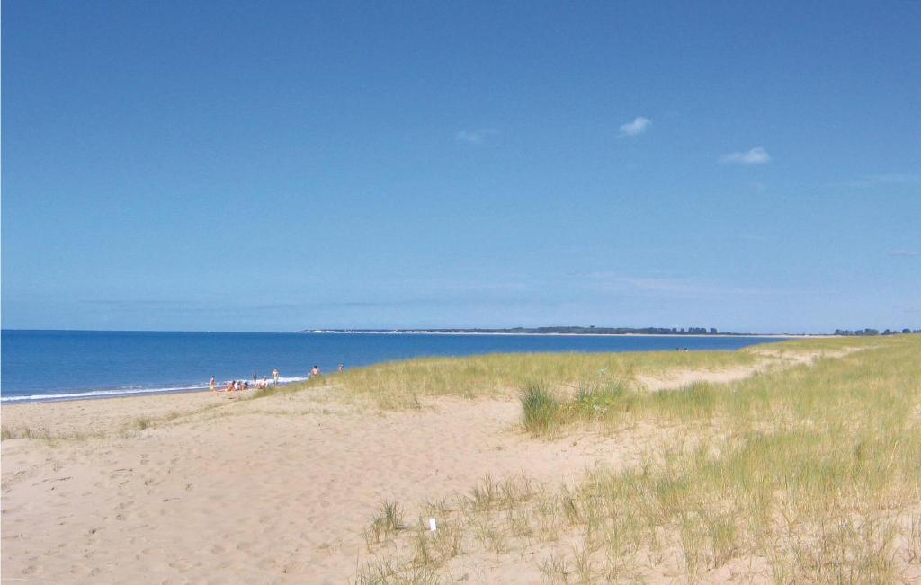Nice Home In La Faute Sur Mer With 3 Bedrooms And Wifi photo 2