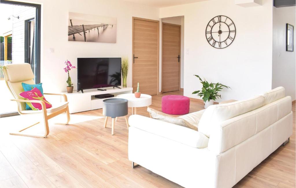 Nice Home In Crances With Wifi, Outdoor Swimming Pool And Heated Swimming Pool photo 1