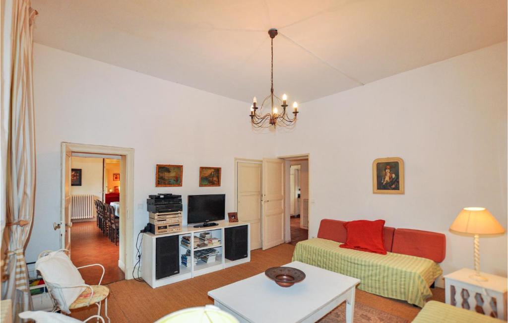 Awesome Home In Escales With 7 Bedrooms, Private Swimming Pool And Outdoor Swimming Pool photo 2