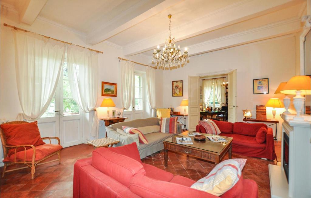 Awesome Home In Escales With 7 Bedrooms, Private Swimming Pool And Outdoor Swimming Pool photo 3
