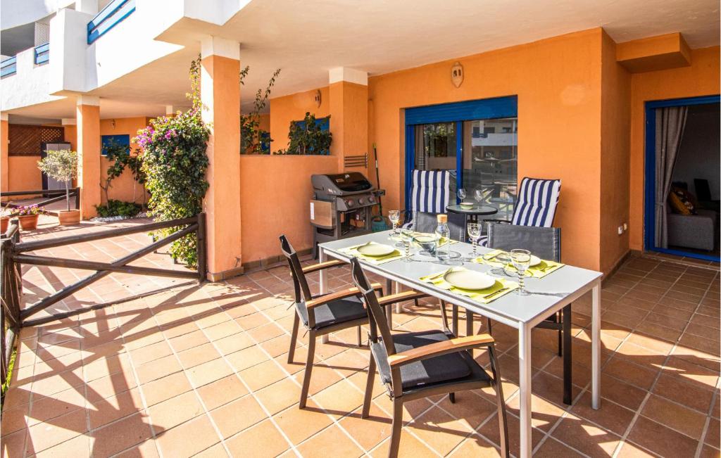 Nice Apartment In Manilva With 2 Bedrooms, Wifi And Outdoor Swimming Pool photo 1