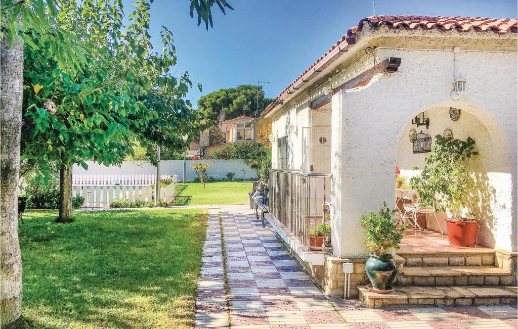 Awesome Home In Francs With 3 Bedrooms And Outdoor Swimming Pool photo 1