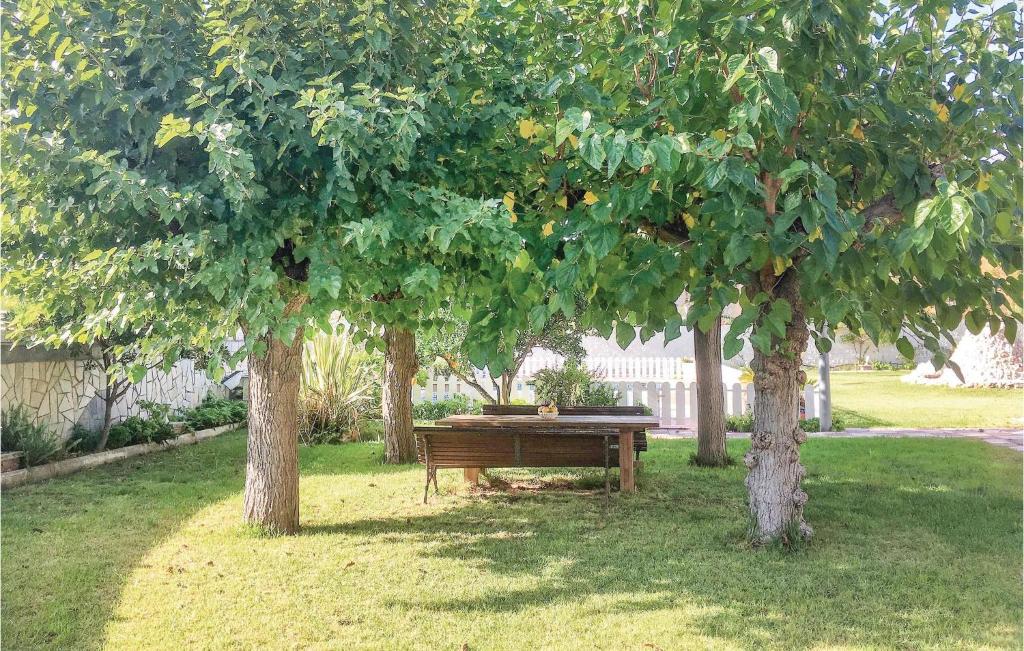 Awesome Home In Francs With 3 Bedrooms And Outdoor Swimming Pool photo 4
