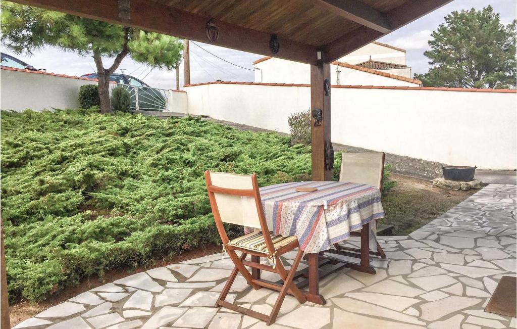 Nice Home In La Tranche-sur-mer With 2 Bedrooms photo 1