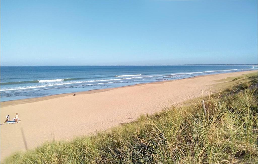 Nice Home In La Tranche-sur-mer With 2 Bedrooms photo 2