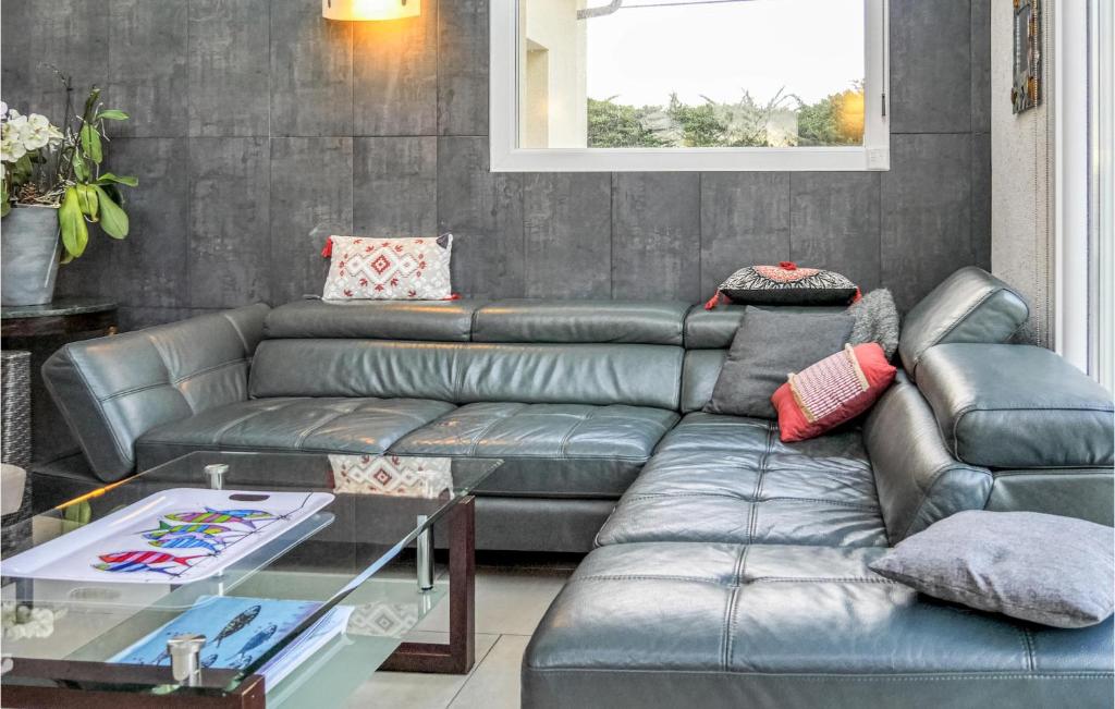 Awesome Home In St,germain-ay-plage With 3 Bedrooms And Wifi photo 1