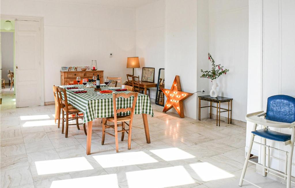 Amazing Home In Mers-les-bains With 4 Bedrooms And Wifi photo 3