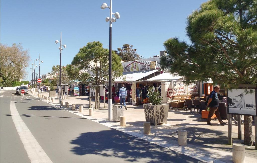 Amazing Home In La Tranche Sur Mer With 3 Bedrooms photo 4
