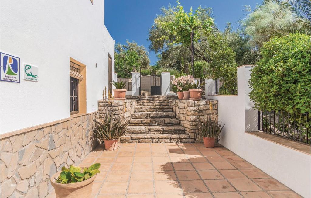 Awesome Home In Iznjar With 5 Bedrooms, Wifi And Outdoor Swimming Pool photo 3