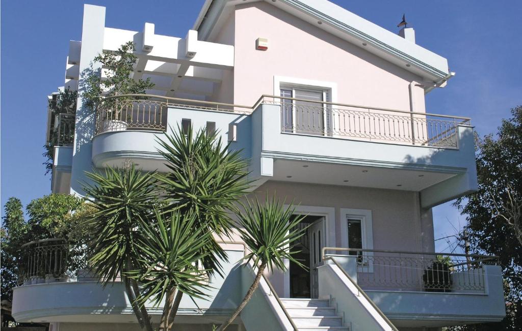 Stunning Home In Kamares Aigio Pel, With 4 Bedrooms And Wifi photo 3