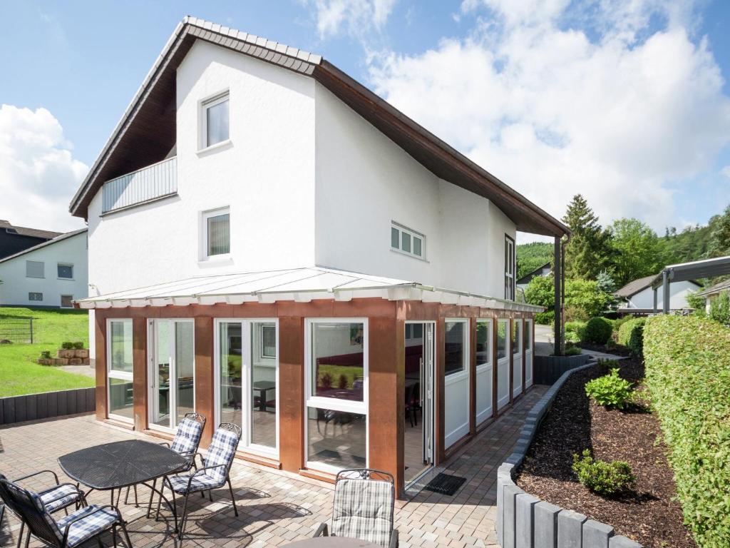 Enchanting Holiday Home in B defeld with Private Terrace photo 1
