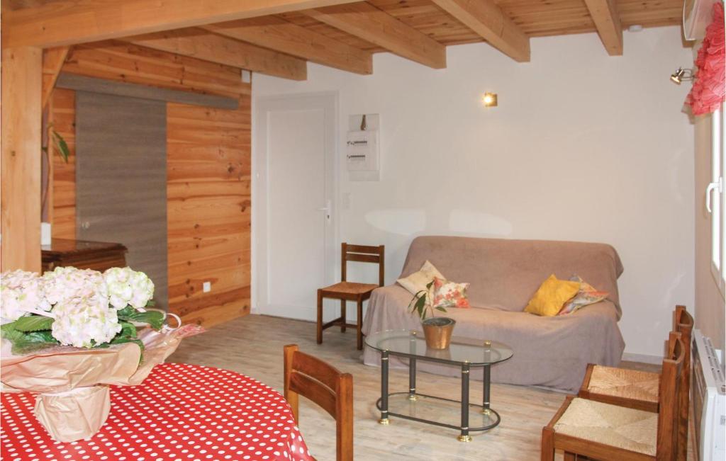 Awesome Home In Espenel With 1 Bedrooms And Wifi photo 1