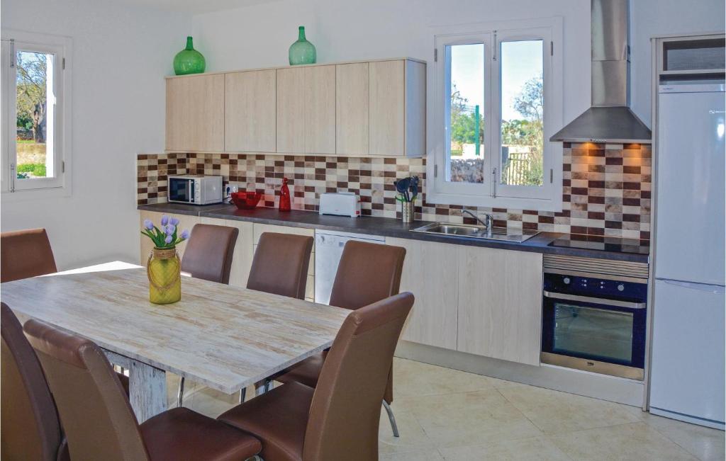 Nice Home In Ariany With 4 Bedrooms, Wifi And Private Swimming Pool photo 3