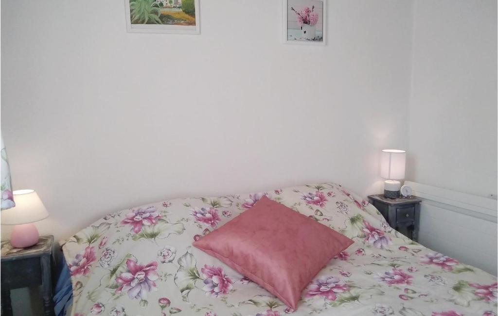 Amazing Home In La Tranche Sur Mer With 2 Bedrooms photo 3