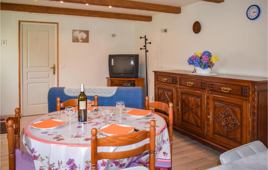 Awesome Home In Quemperven With 1 Bedrooms photo 4