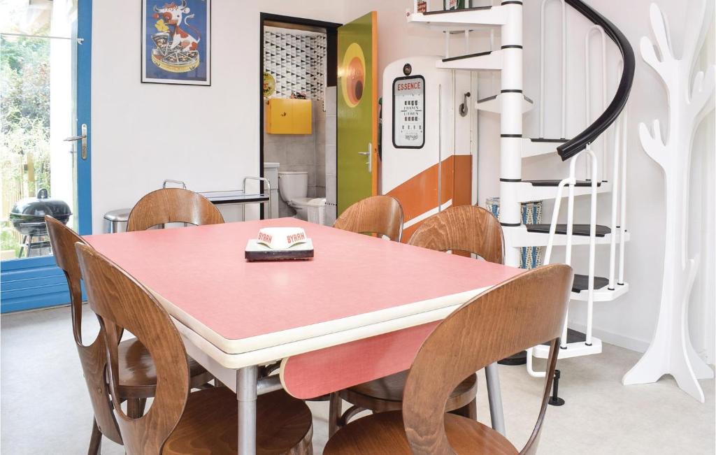 Awesome Home In Le Bourg-dun With 3 Bedrooms And Wifi photo 4