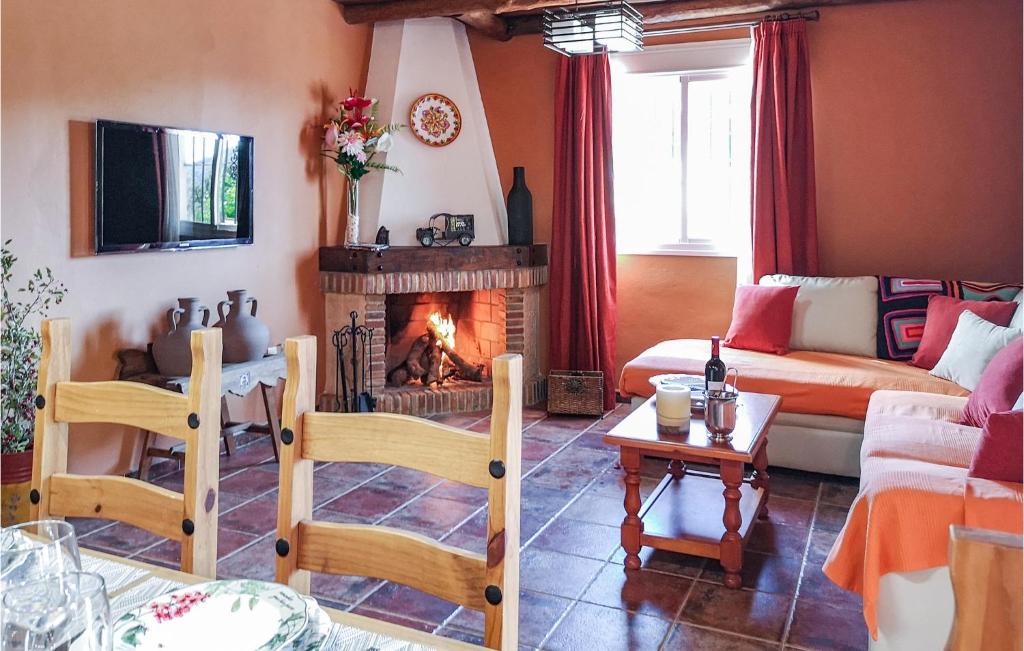 Amazing Home In Algatocn With Wifi, Private Swimming Pool And Outdoor Swimming Pool photo 1