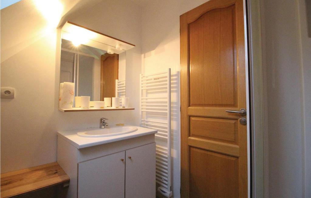 Beautiful Home In Le Bourg-dun With 2 Bedrooms And Wifi photo 4