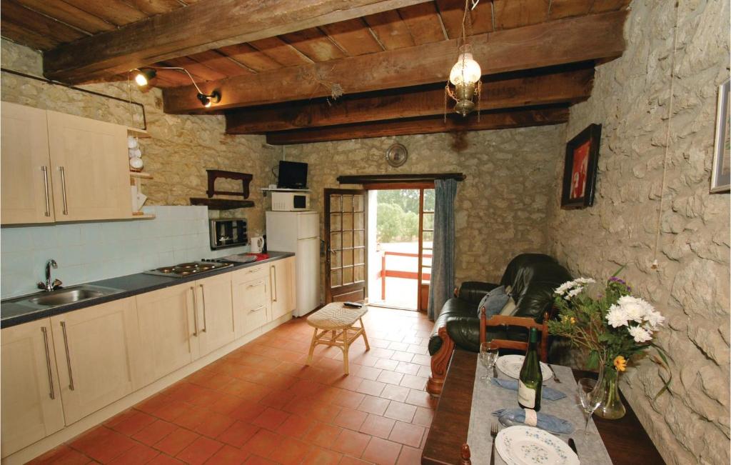 Awesome Home In Eymet With 1 Bedrooms And Outdoor Swimming Pool photo 2