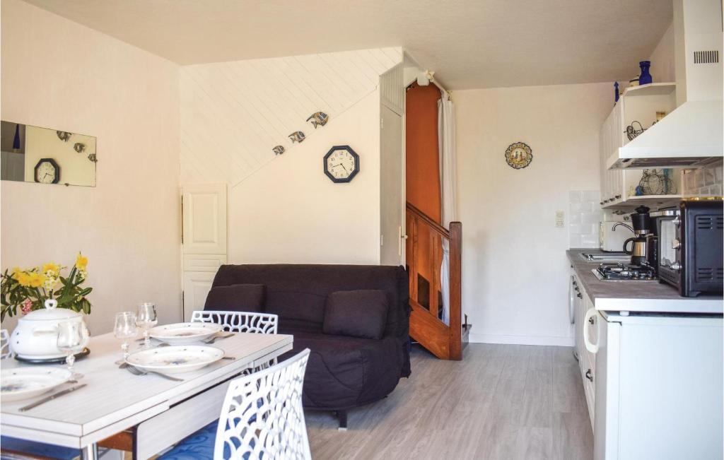 Nice Home In Plouha With 1 Bedrooms photo 4