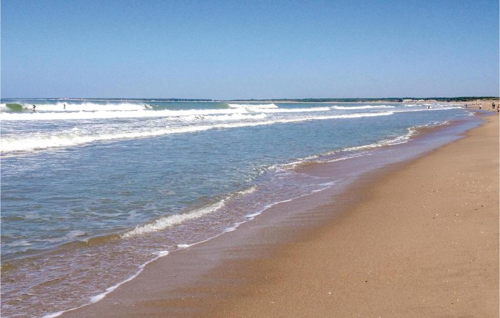 Awesome Home In La Faute Sur Mer With 2 Bedrooms And Wifi photo 4