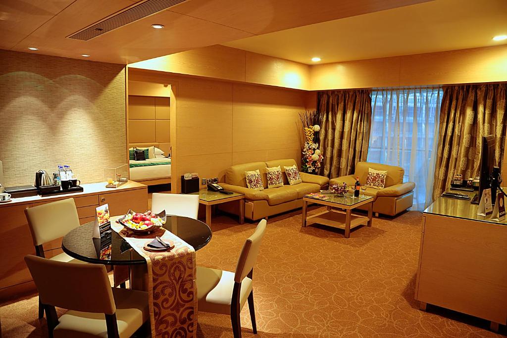 Сьюит (Представительский люкс), Hotel Sahara Star