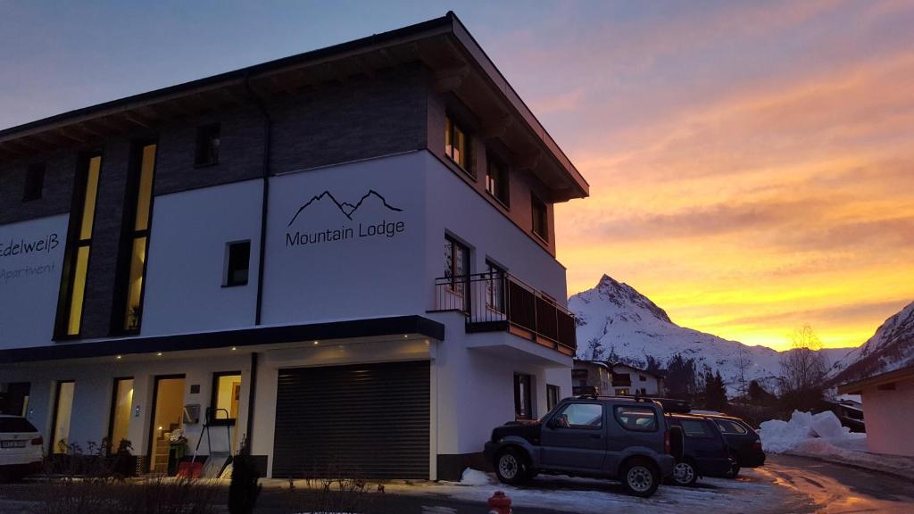 Mountain Lodge photo 1