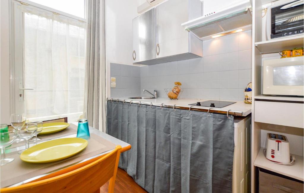 Lovely Apartment In Bastia With House A Mountain View photo 2