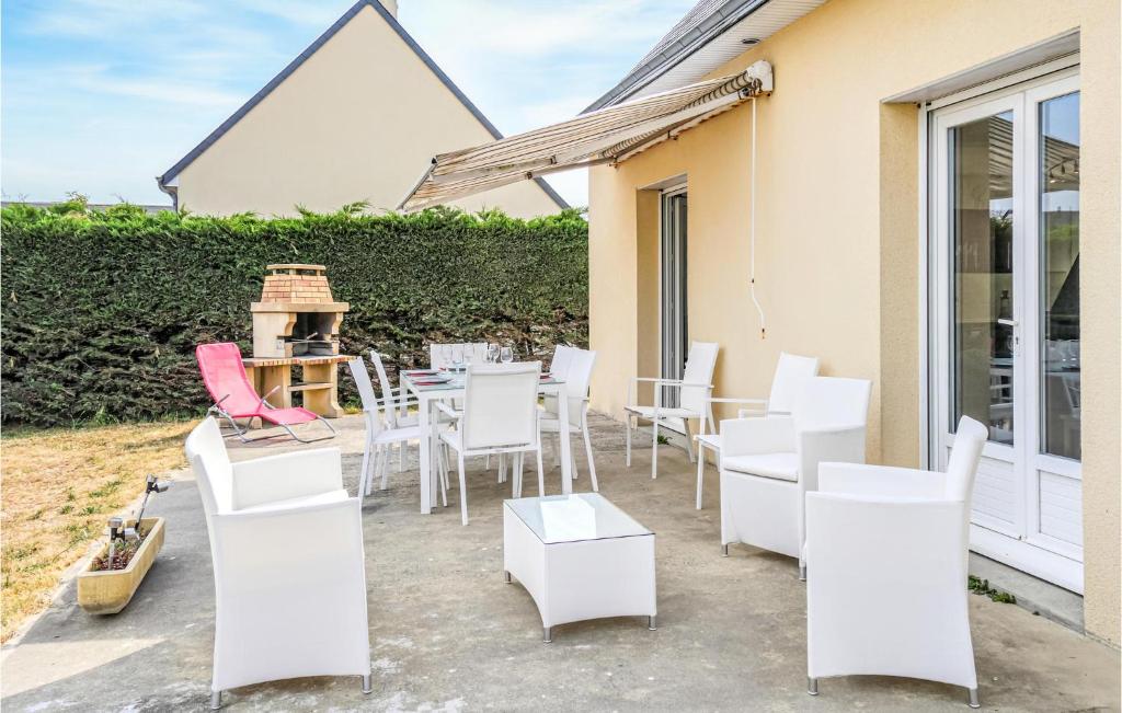Amazing Home In Creances With 4 Bedrooms And Wifi photo 1