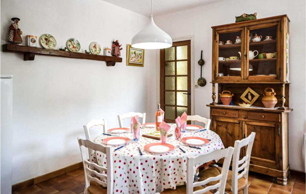 Stunning Home In Roussillon With 3 Bedrooms, Wifi And Outdoor Swimming Pool photo 3