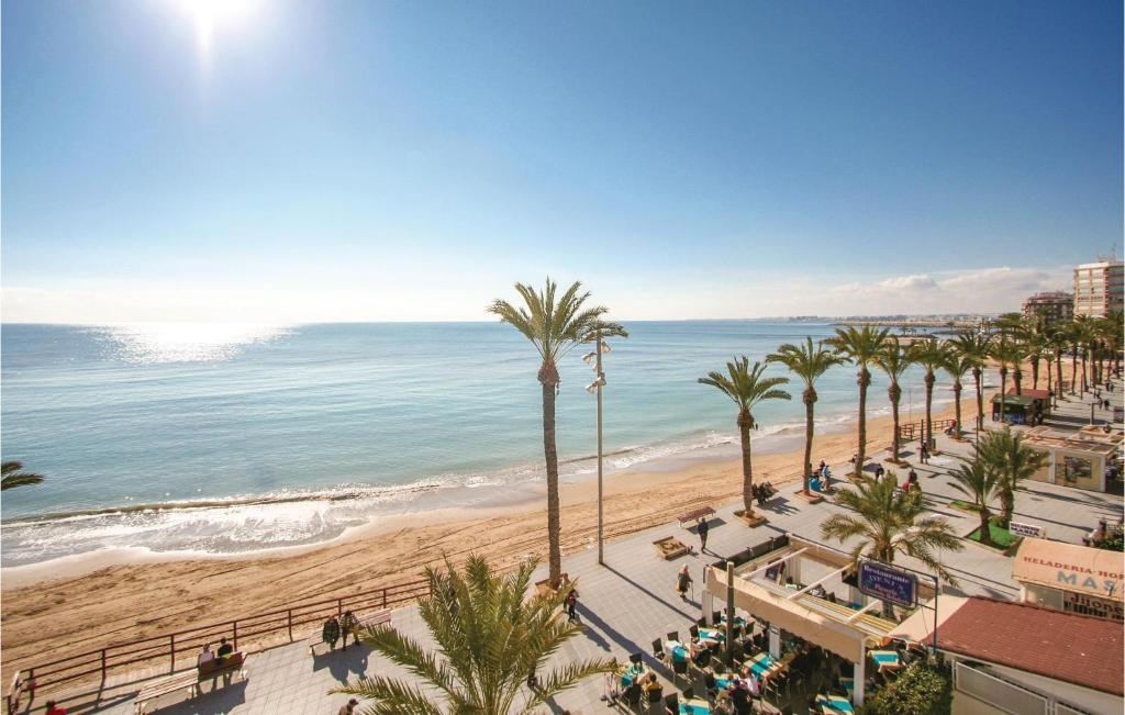 Beautiful Apartment In Torrevieja With 3 Bedrooms And Wifi photo 2