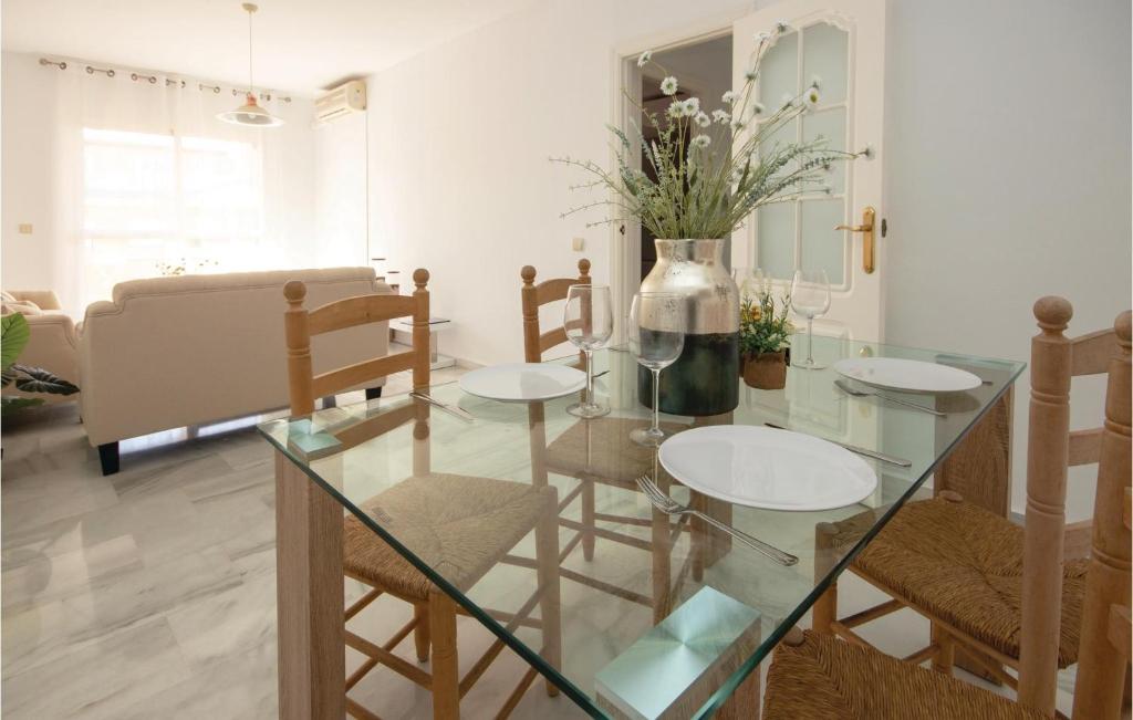Beautiful Apartment In San Luis De Sabinillas With 2 Bedrooms And Wifi photo 2
