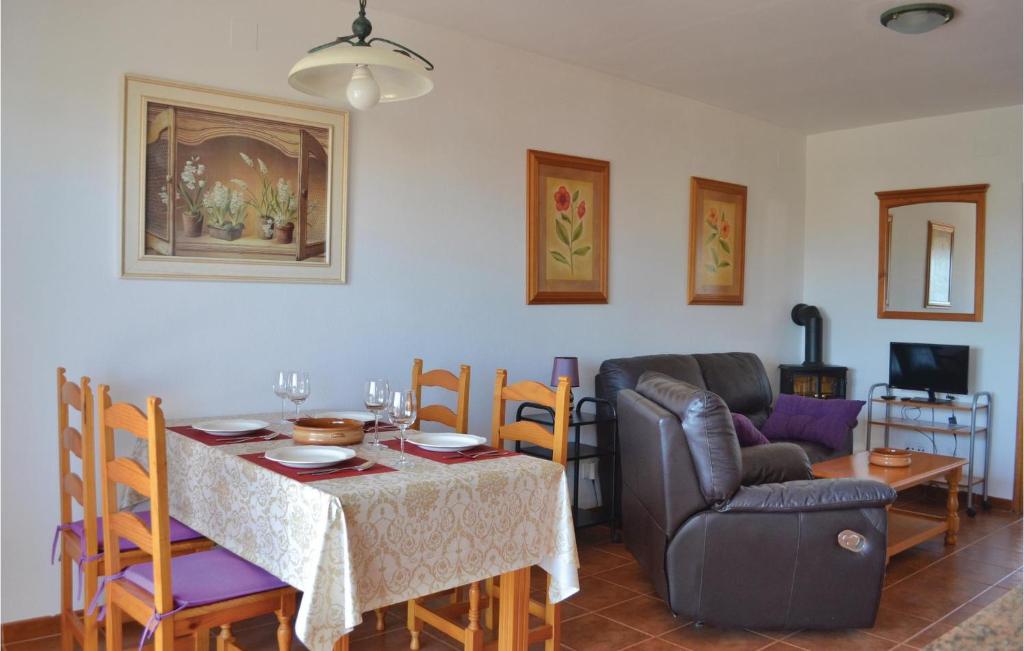 Stunning Apartment In Vinaros With Wifi, Outdoor Swimming Pool And Swimming Pool photo 1