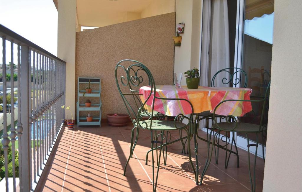 Stunning Apartment In Vinaros With Wifi, Outdoor Swimming Pool And Swimming Pool photo 2