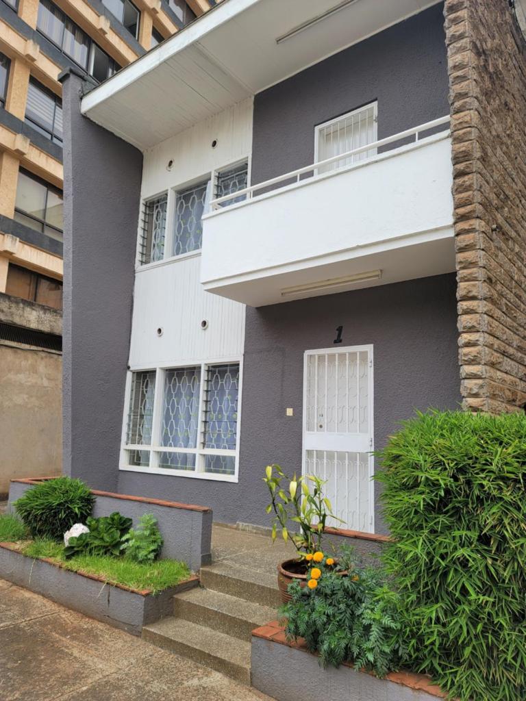 Juke's Serene Westlands Villa photo 1