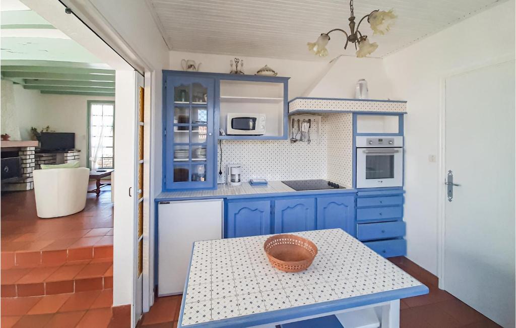 Beautiful Home In Longeville-sur-mer With 3 Bedrooms photo 4