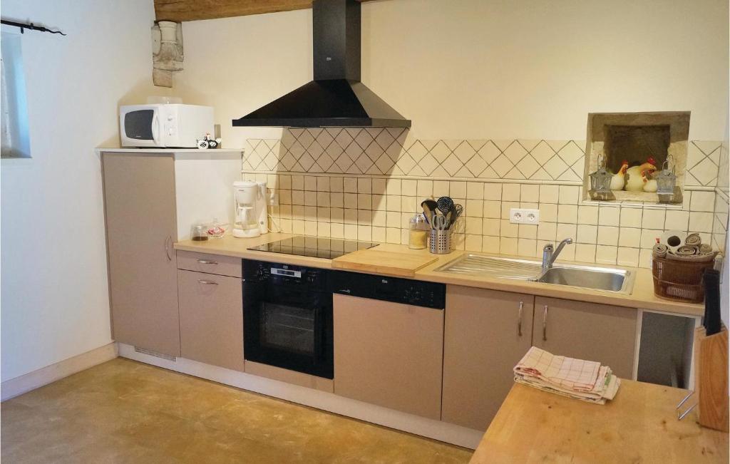 Nice Home In Ruffey Les Beaune With 2 Bedrooms And Wifi photo 3