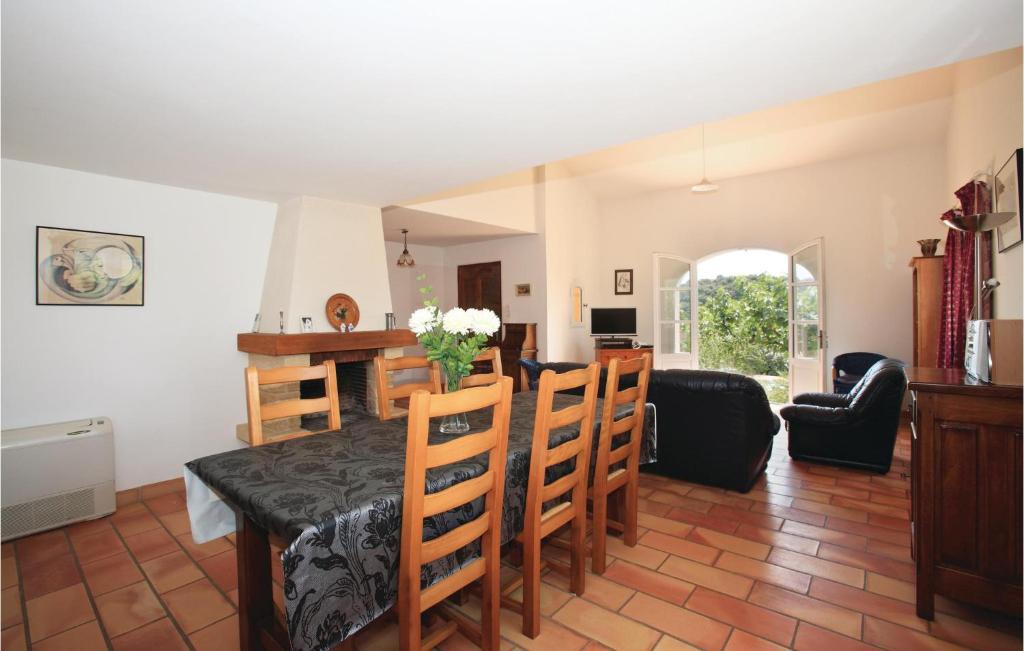 Awesome Home In Roquebrun With 4 Bedrooms, Wifi And Outdoor Swimming Pool photo 2