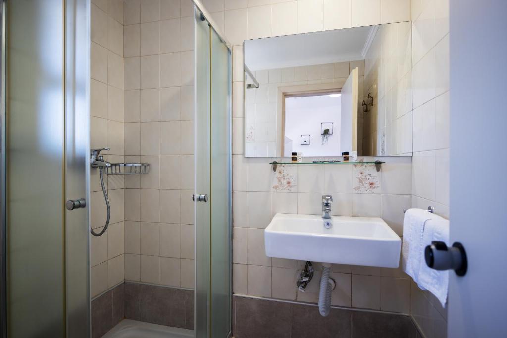 Terinikos Hotel Junior Suites & Apartments photo 3