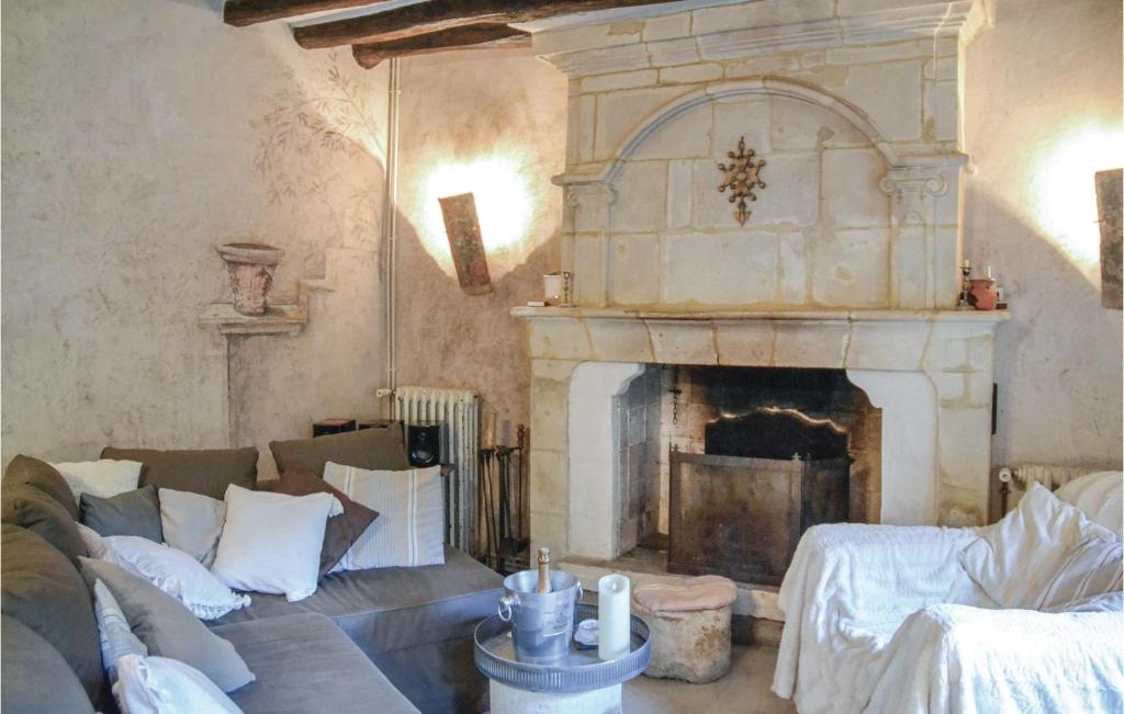 Stunning Home In Gennes With 2 Bedrooms And Wifi photo 1