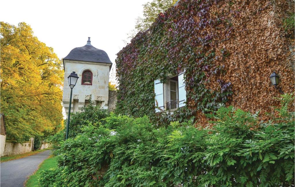 Stunning Home In Gennes With 2 Bedrooms And Wifi photo 4